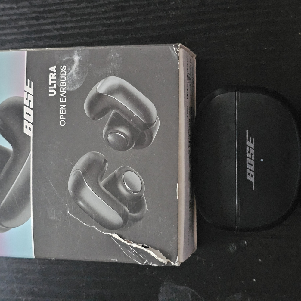 Bose Ultra Open Earbuds - Black - Picture 2 of 10